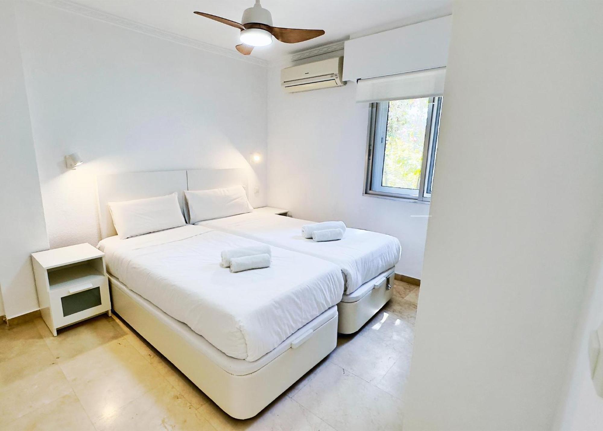 1 Bedroom Apartment Second Line Beach- Parque Marbella Building Екстер'єр фото